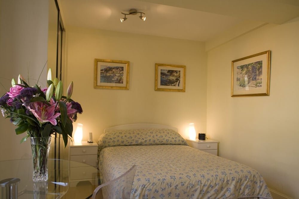 Фото Chelsea Cloisters by Capital