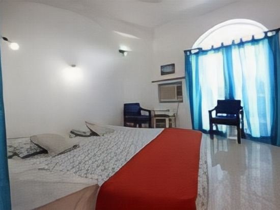 Фото Maya Hotel & Restaurant