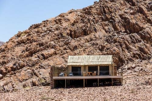 Гостиница Elegant Desert Lodge в Намибии