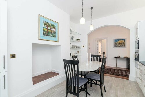 Жильё посуточно Lovely 1br Home Near Holland Park, 4 Guests в Лондоне