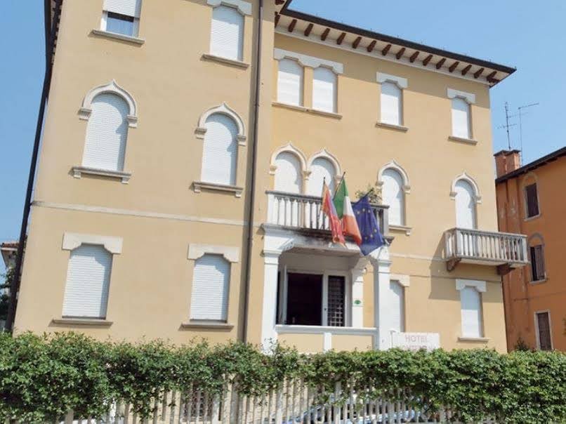 Фото Hotel Montepiana