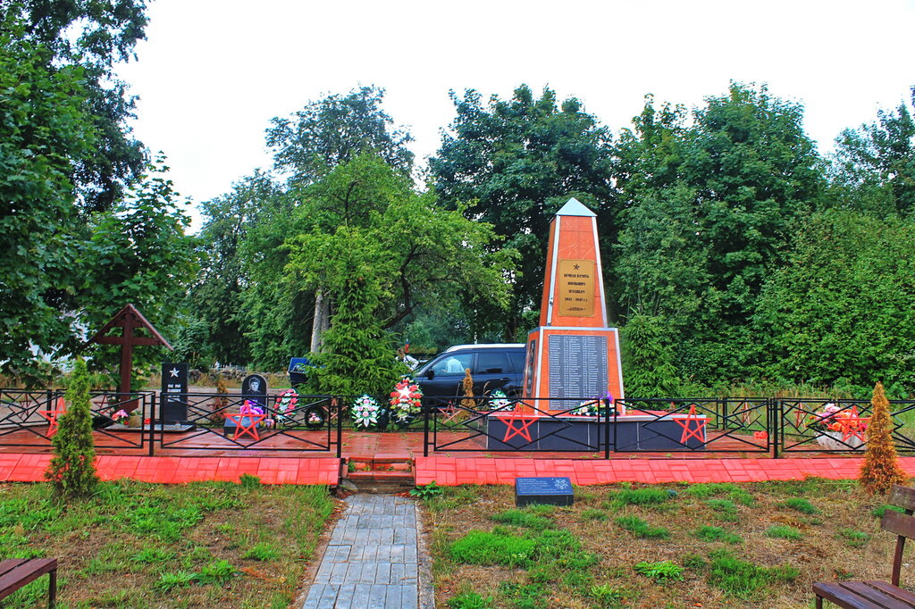 Памятник, мемориал Братская могила, Псковская область, фото