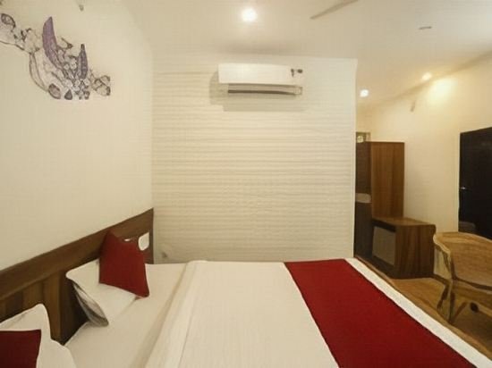 Фото Hotel Yog Tapovan