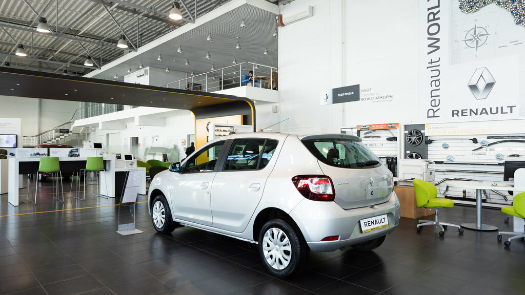 Консультации менеджеров салона по характеристикам Renault Megane