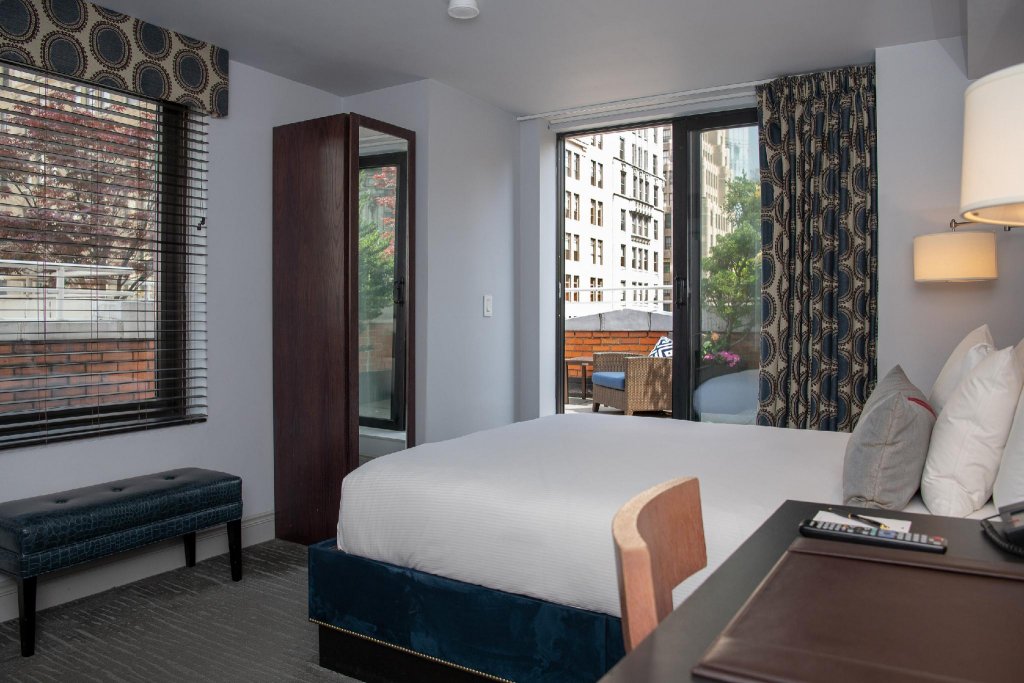 Фото The Roger Hotel