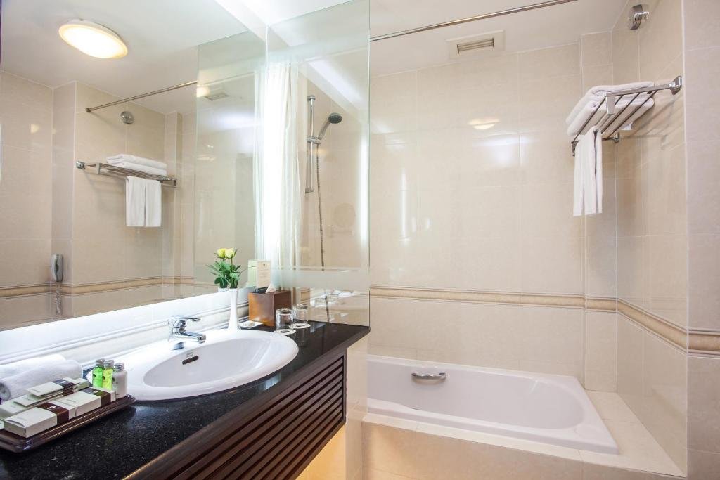 Фото Norfolk Hotel Saigon