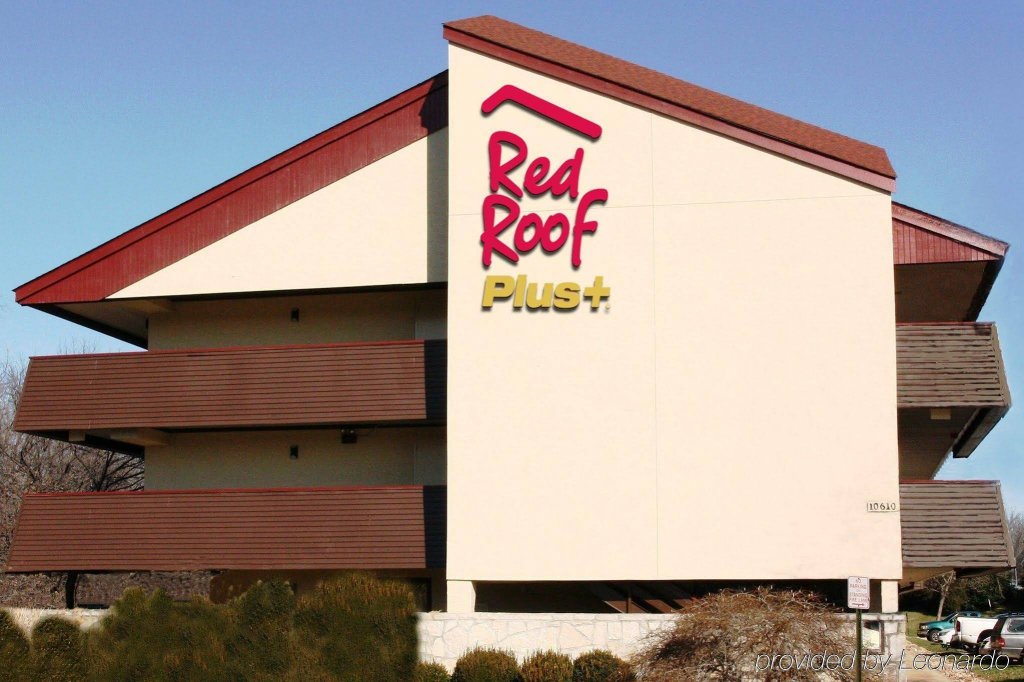 Фото Red Roof Inn Plus+ Chicago - Naperville