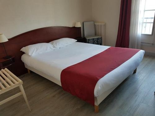 Фото Hôtel La Tour de Nesle La Rochelle Vieux Port