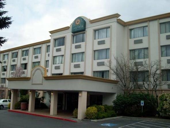 Гостиница La Quinta Inn & Suites by Wyndham Seattle Bellevue/Kirkland в Киркленде