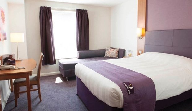 Фото Premier Inn Cardiff City South hotel