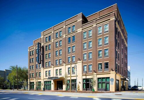 Внешний вид отеля Fairfield Inn & Suites Savannah Downtown/Historic District в Саванне, фото 1