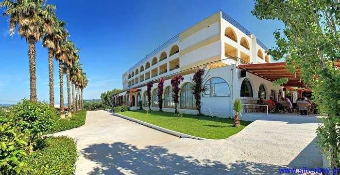 Фото Silver Bay Hotel & Bungalows