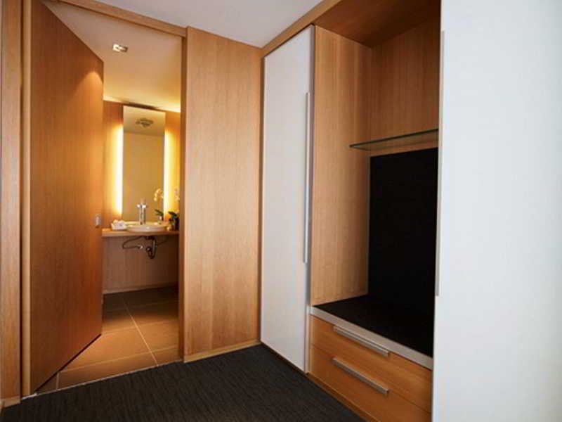 Фото Le Germain Hotel Maple Leaf Square