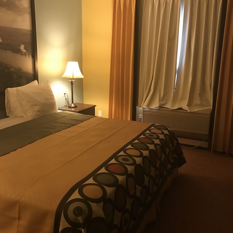 Фото Super 8 by Wyndham Plover Stevens Point Area