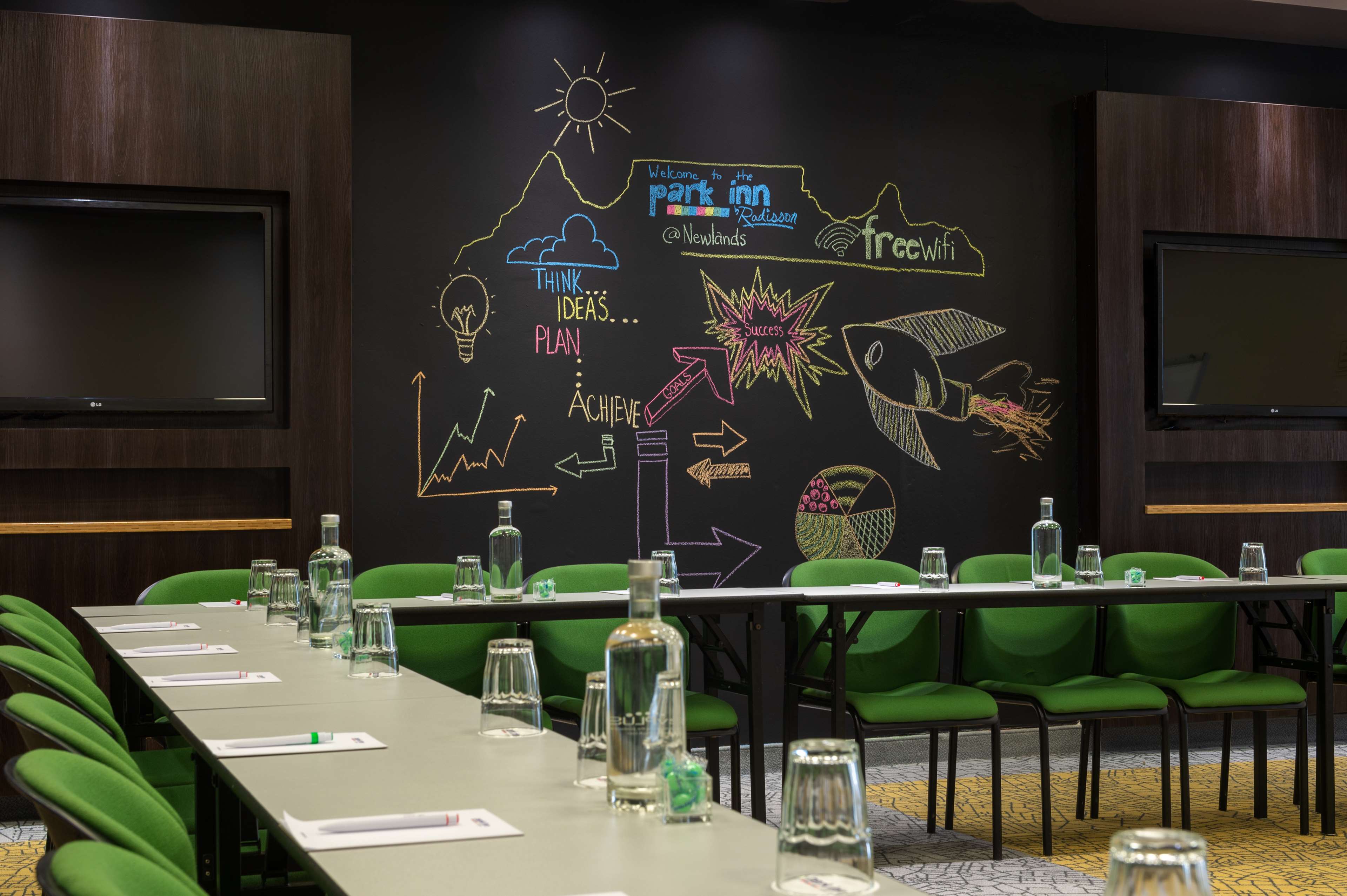 Фото Park Inn by Radisson Cape Town Newlands