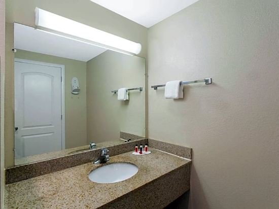 Фото Baymont by Wyndham Rock Springs