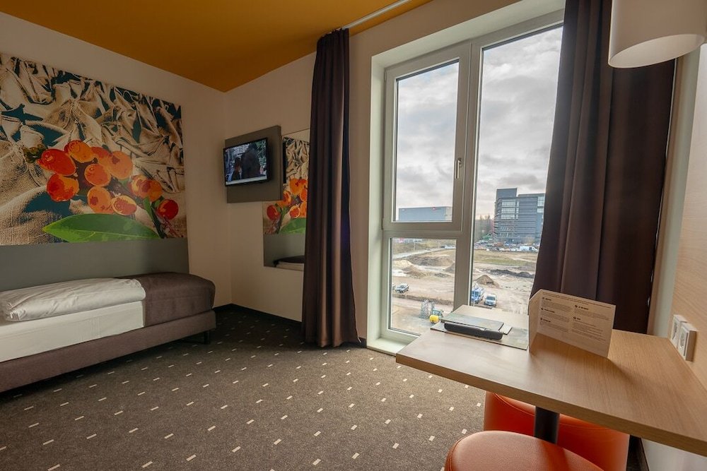 Фото B&b Hotel Bremen-Überseestadt