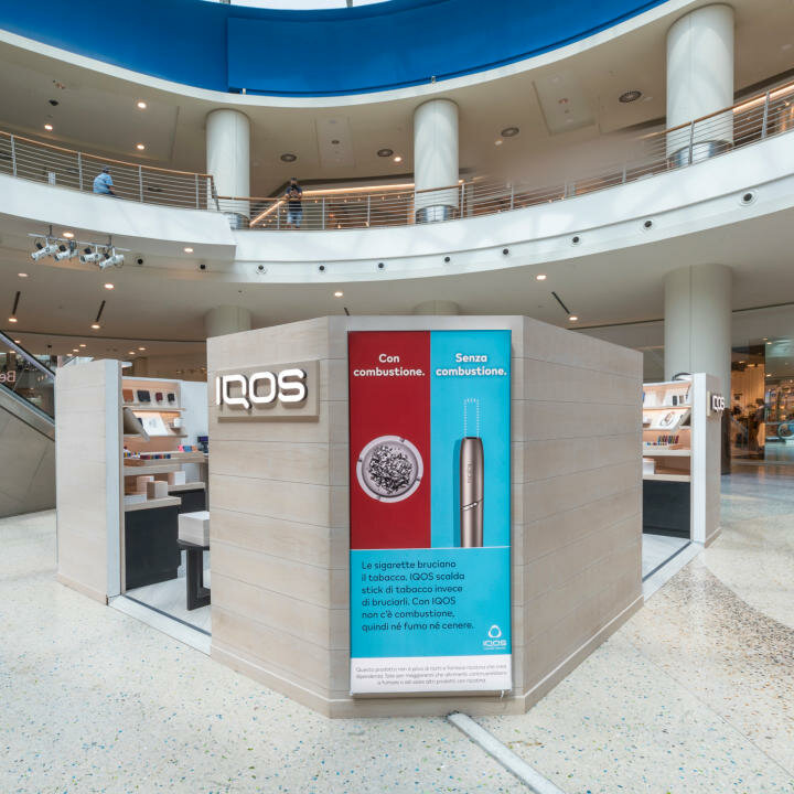 Electronic goods store Iqos Lounge, Campania, photo