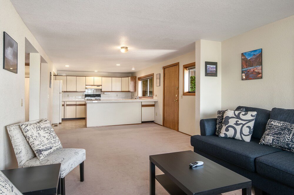 Фото Seattle Vacation Home: The Tuscan Villa