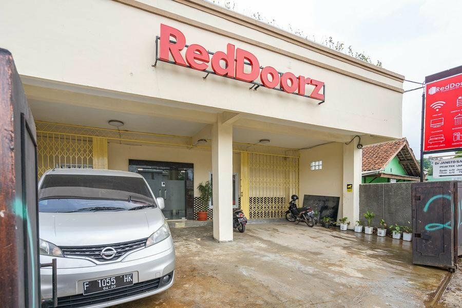 Hotel RedDoorz Syariah near Exit Toll Ciawi, Bogor, photo