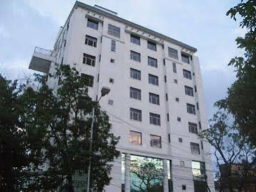 Внешний вид отеля The Senator Hotel в Калькутте, фото 1