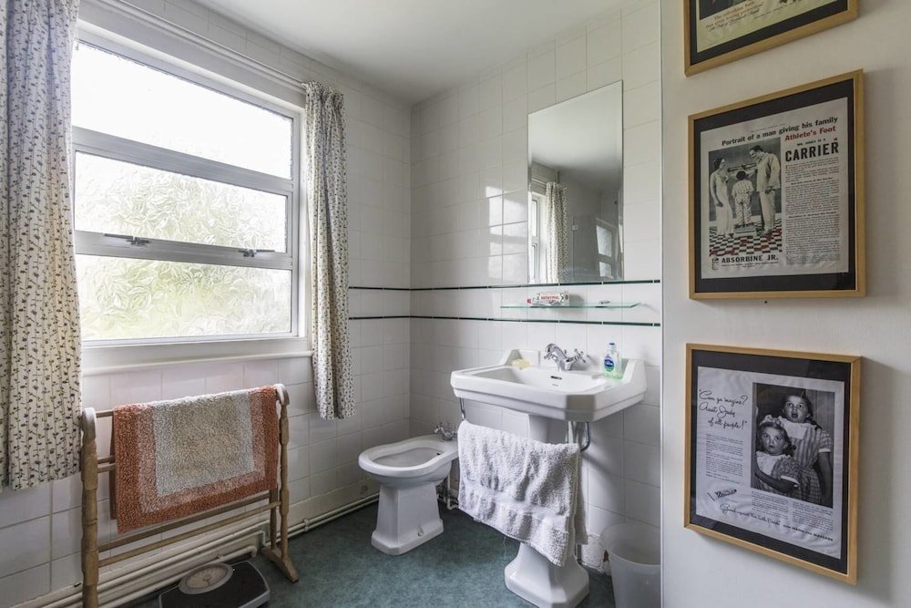 Фото Gorgeous Victorian Home W/garden up to 6 Guests!