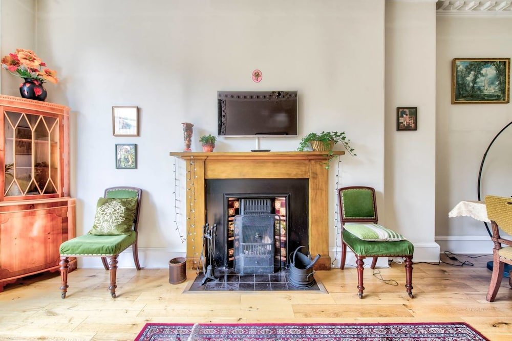 Фото Bohemian Style, City Centre Apartment for 5 People