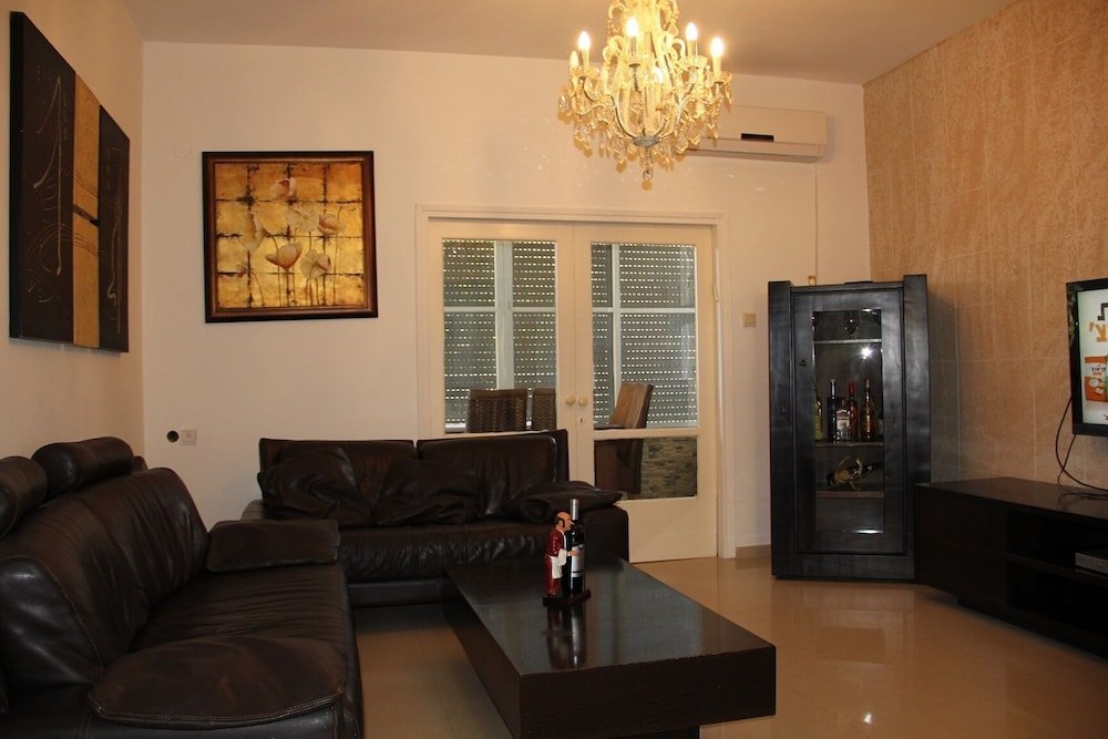 Фото Gk Apartments - Bialik 11