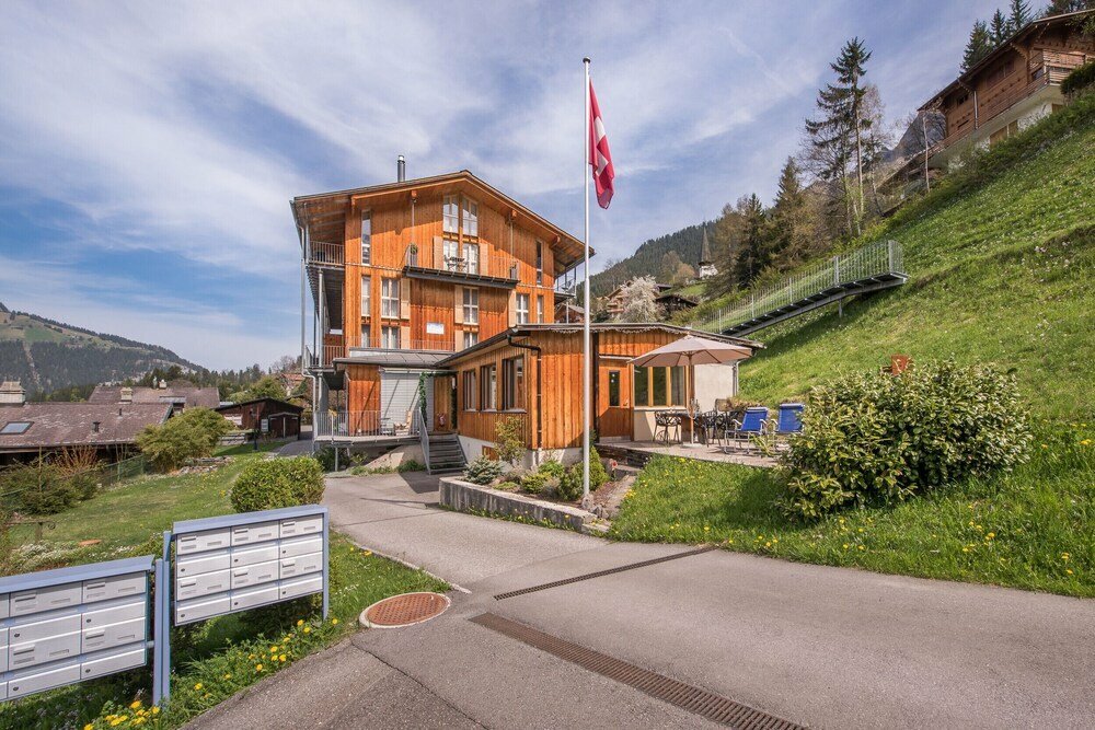 Hotel Apartment Schweizerheim, Canton of Bern, photo