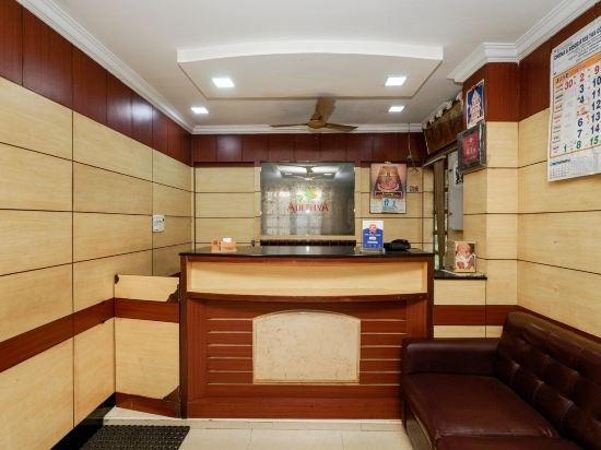 Фото Hotel Adithya
