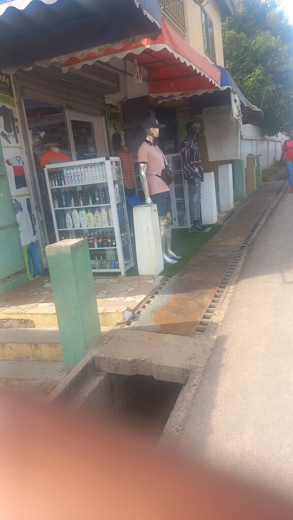 Clothing store Goodies Collections, Accra, photo