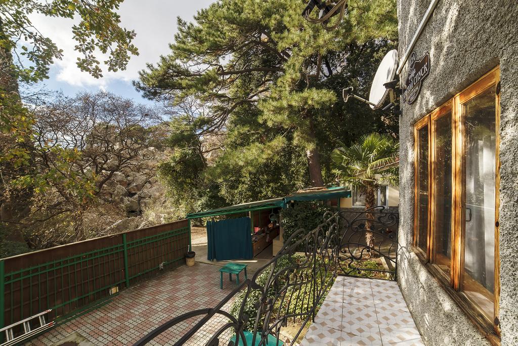 Фото Дом в парке