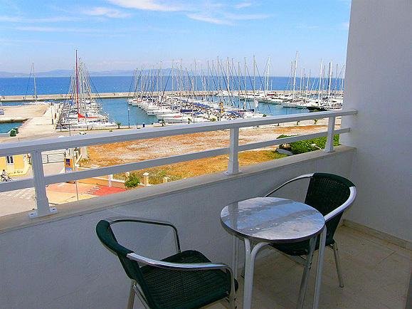 Фото Zephyros Hotel