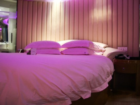 Фото Yiwu Wendemu International Hotel