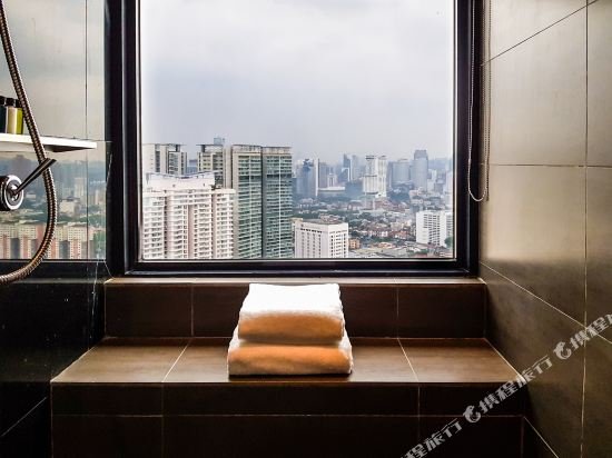 Фото Expressionz Professional Suites by MyKey Global