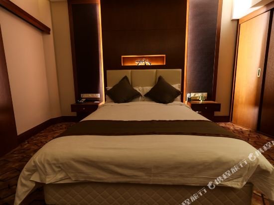 Фото Noble Center Hotel