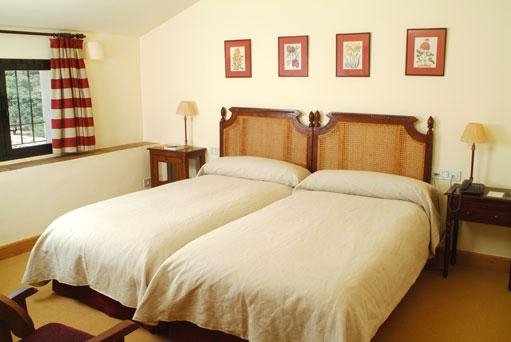 Фото Hotel Posada de Valdezufre