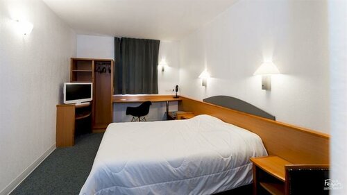 Гостиница Hôtel First Rodez