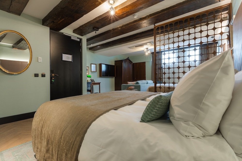 Фото The Hendrick's Hotel