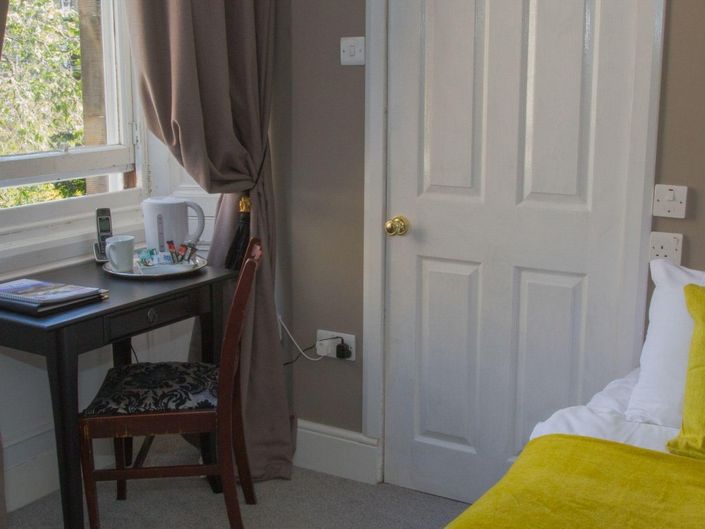 Фото Edinburgh Thistle Hotel