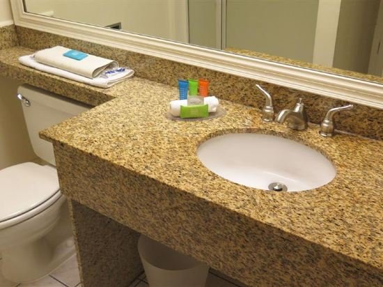 Фото Bonanza Inn & Suites
