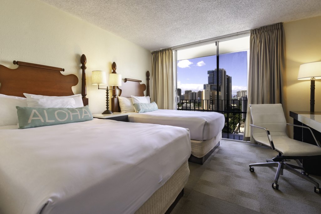 Фото Ohia Waikiki Studio Suites