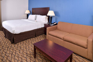 Holiday Inn Express & Suites Central Omaha, an Ihg Hotel
