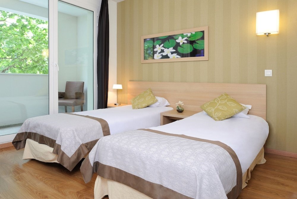 Фото Residhome Clermont Ferrand Gergovia