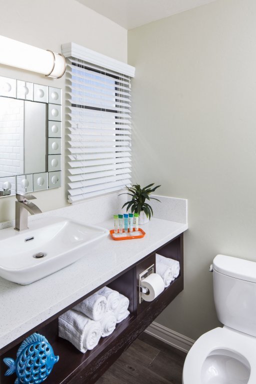 Фото The Atwood Hotel