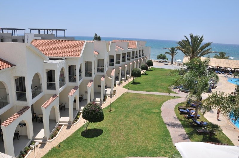 Фото Radisson Beach Resort Larnaca