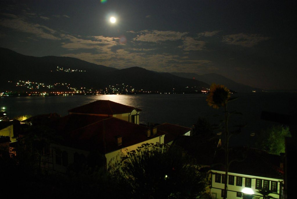 Фото Grebnos Stonehouse Apartments