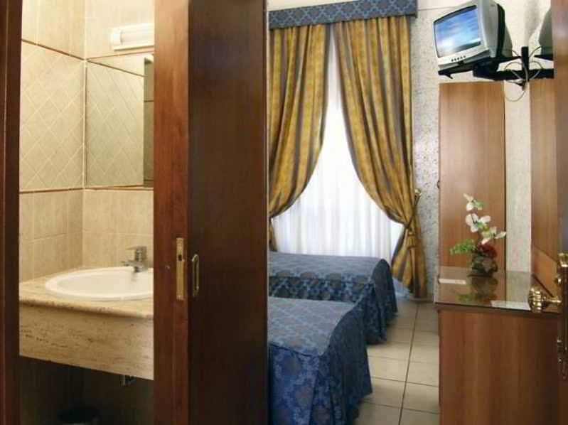 Фото Hotel Assisi