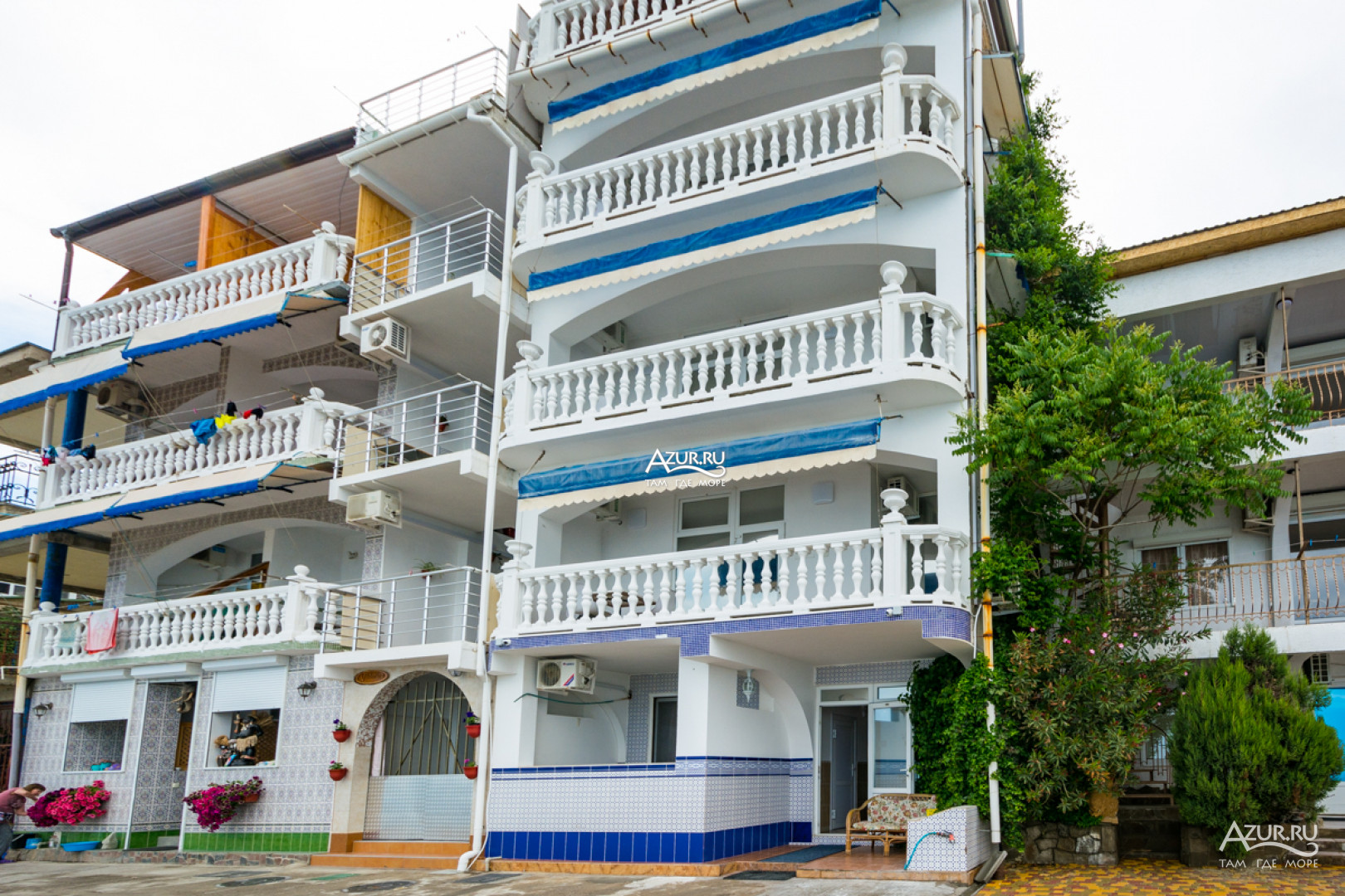 Фото отеля 1