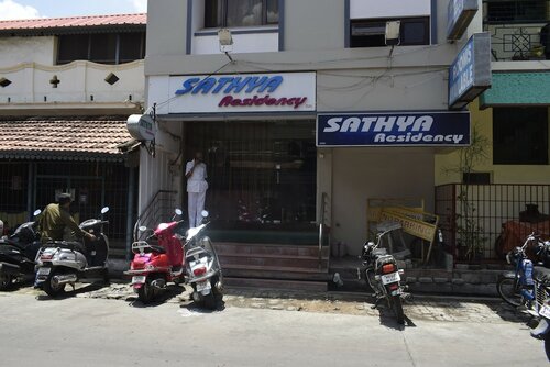 Гостиница Sathya Residency